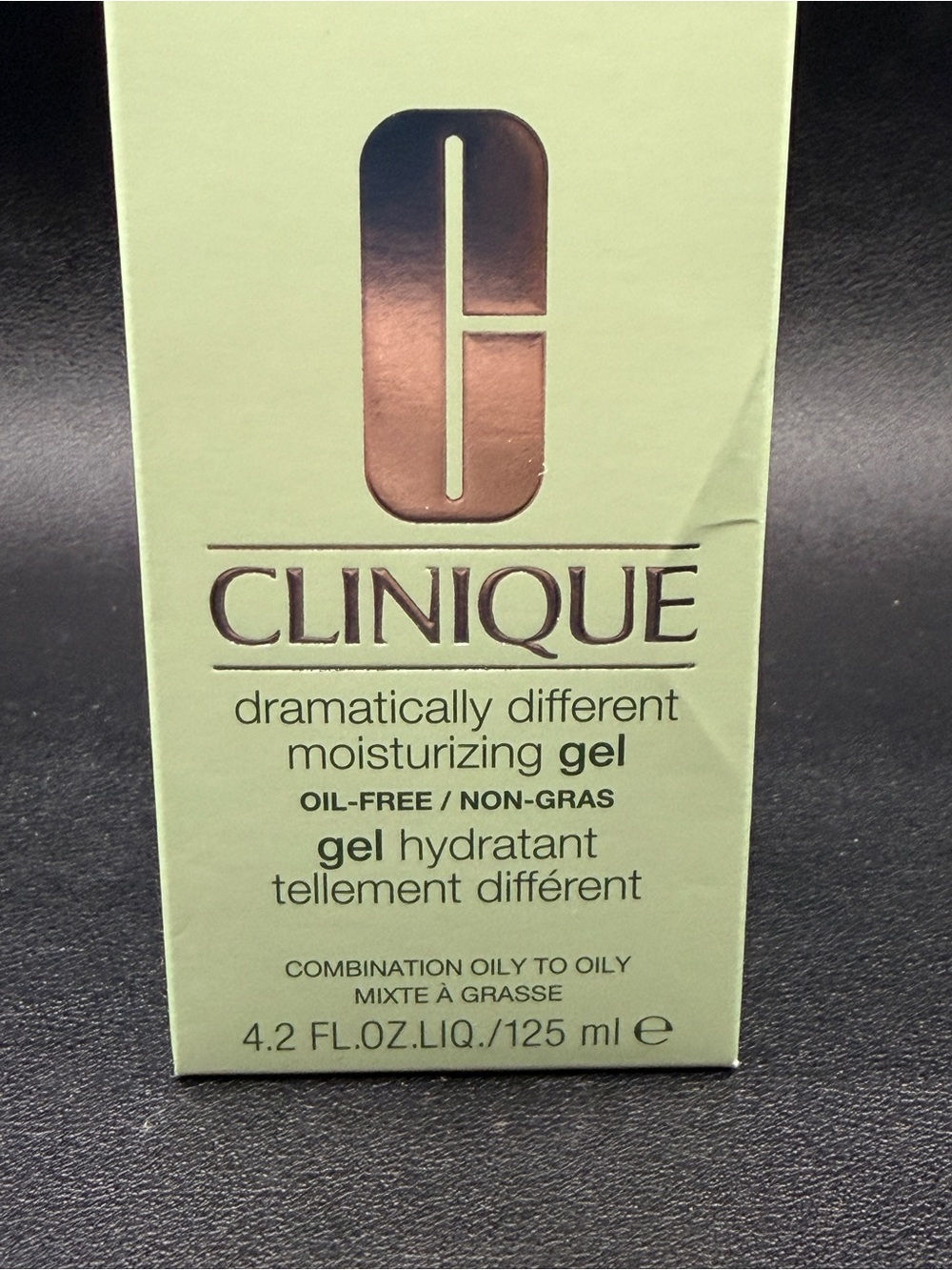 Clinique Dramatically Different Moisturizing Gel - Pale Yellow Bottle 4.2oz - Picture 4 of 9